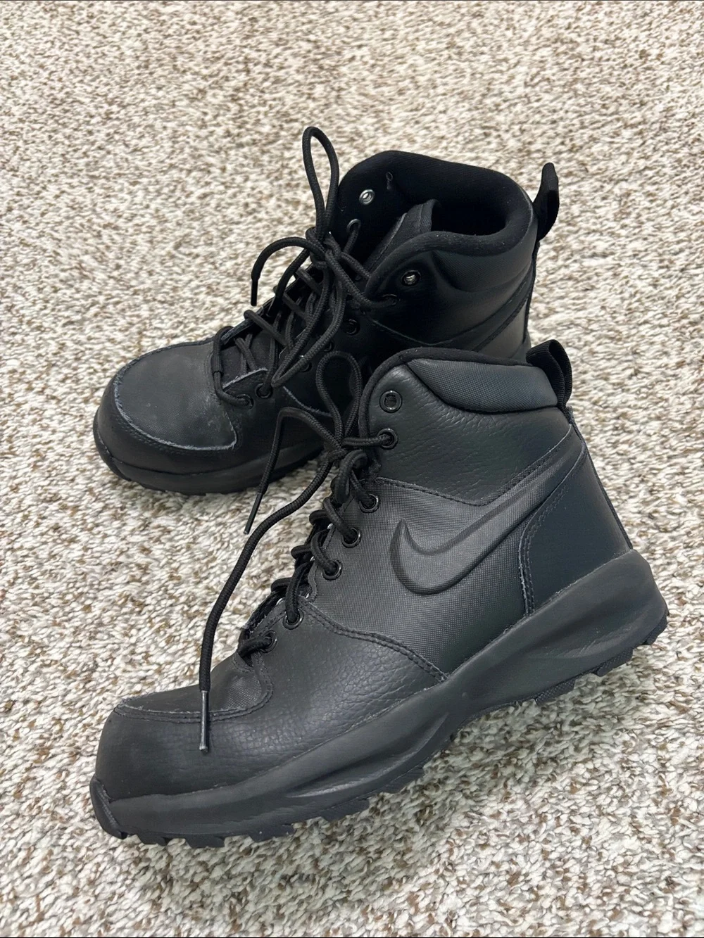 Nike Manoa 17 leather Lace Up Hiking Boot big kids 4.5